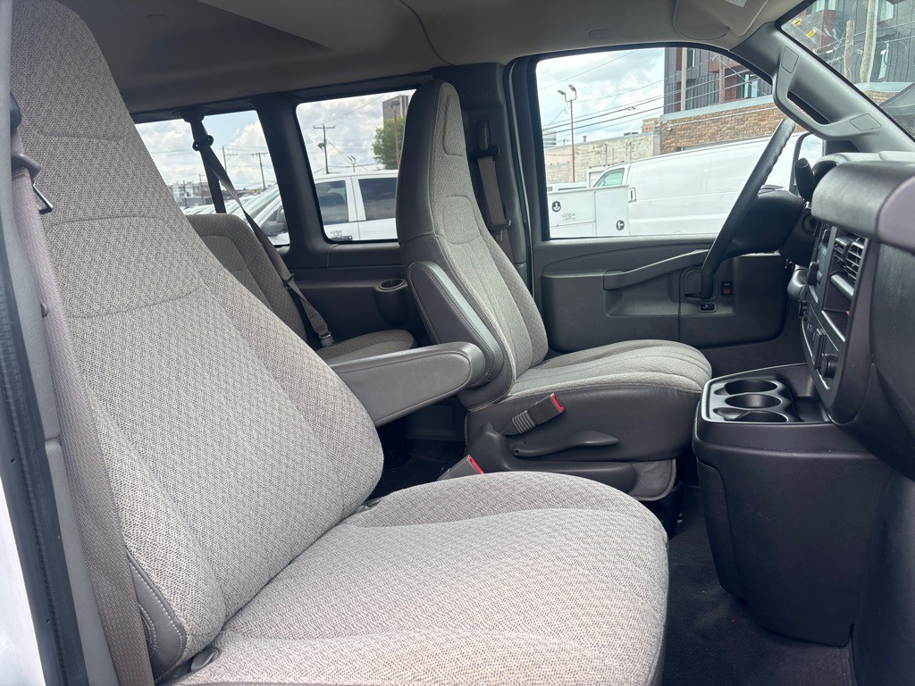 2020 Chevrolet Express Image 17