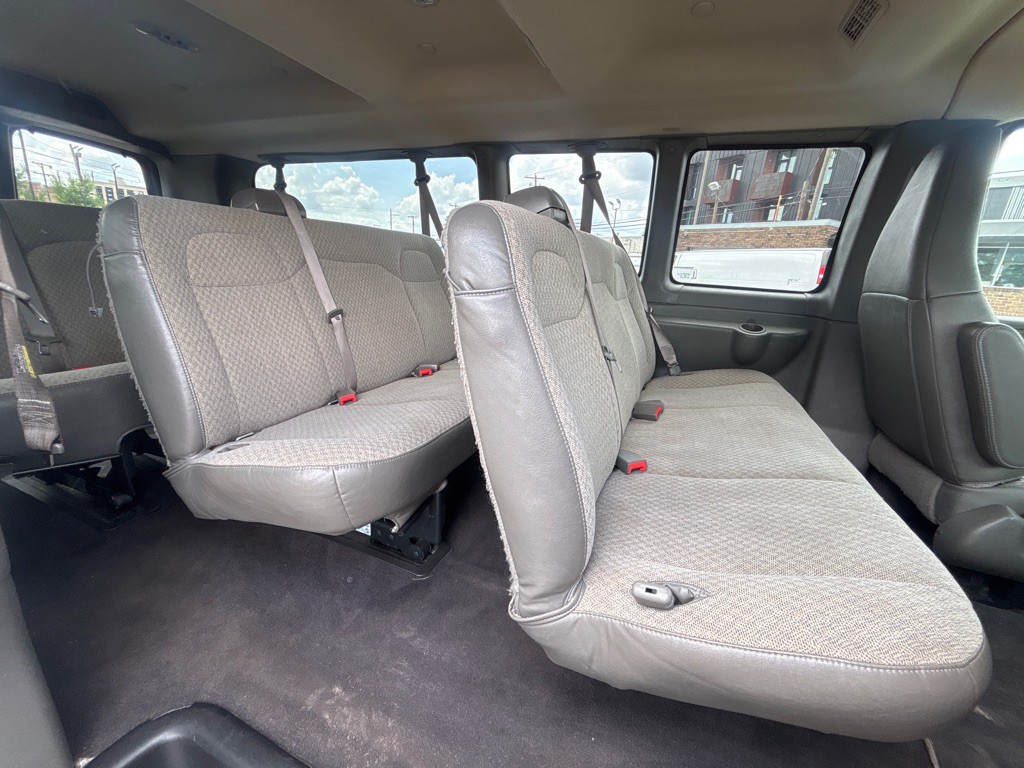2020 Chevrolet Express Image 19