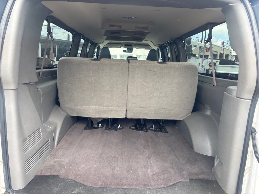 2020 Chevrolet Express Image 21
