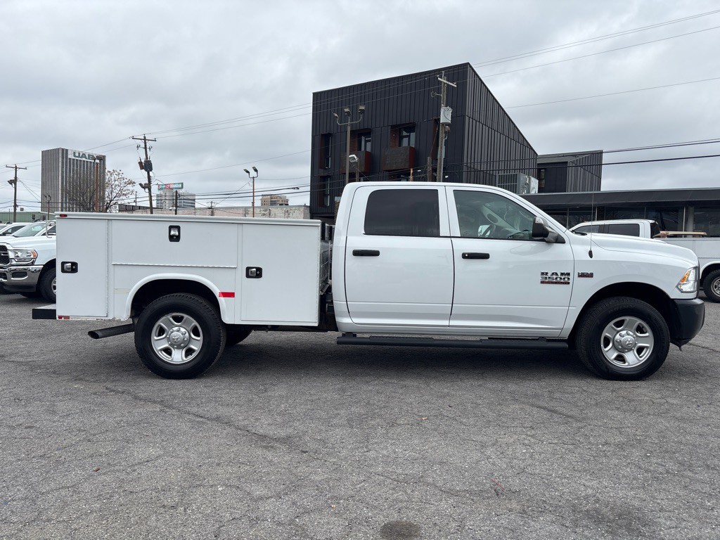 2017 RAM 3500 Image 6
