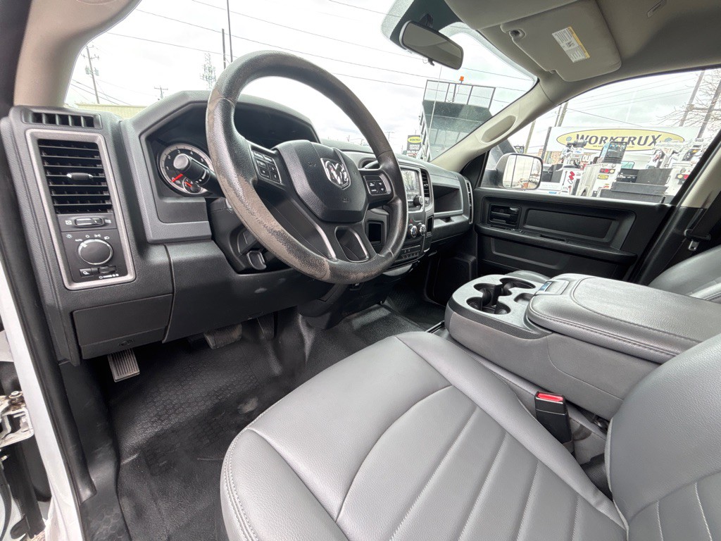 2017 RAM 3500 Image 9