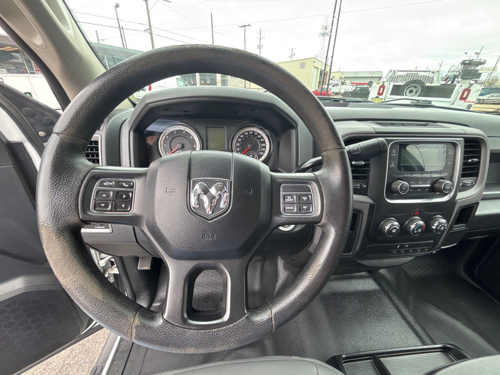 2017 RAM 3500 Image 11