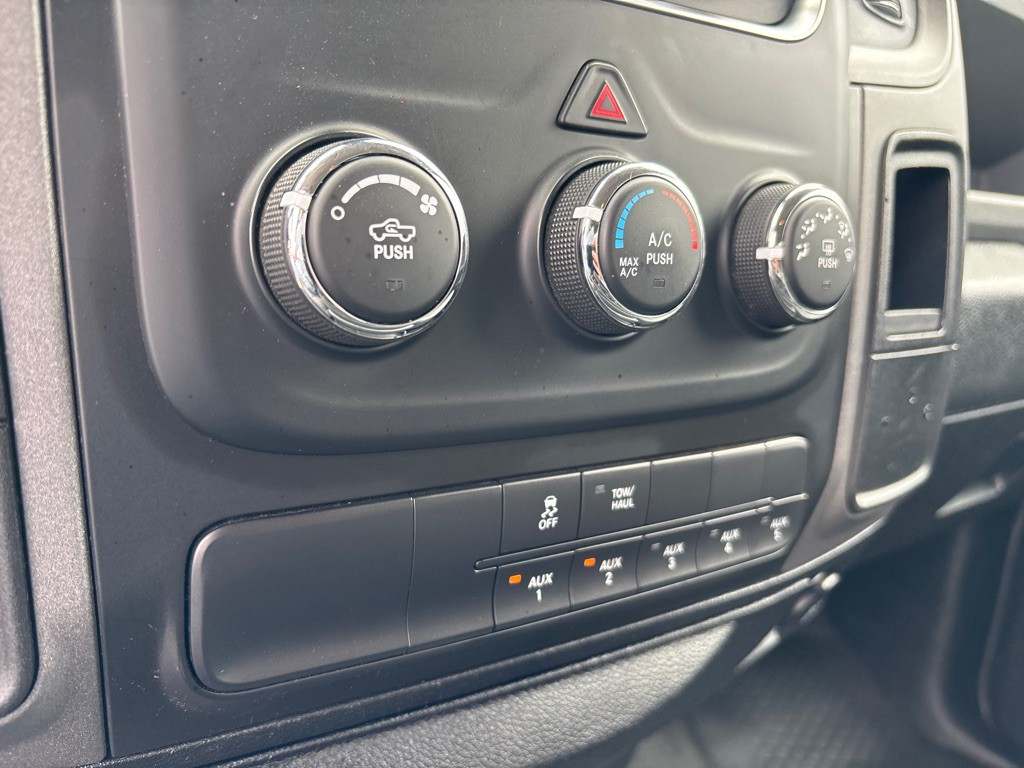 2017 RAM 3500 Image 16