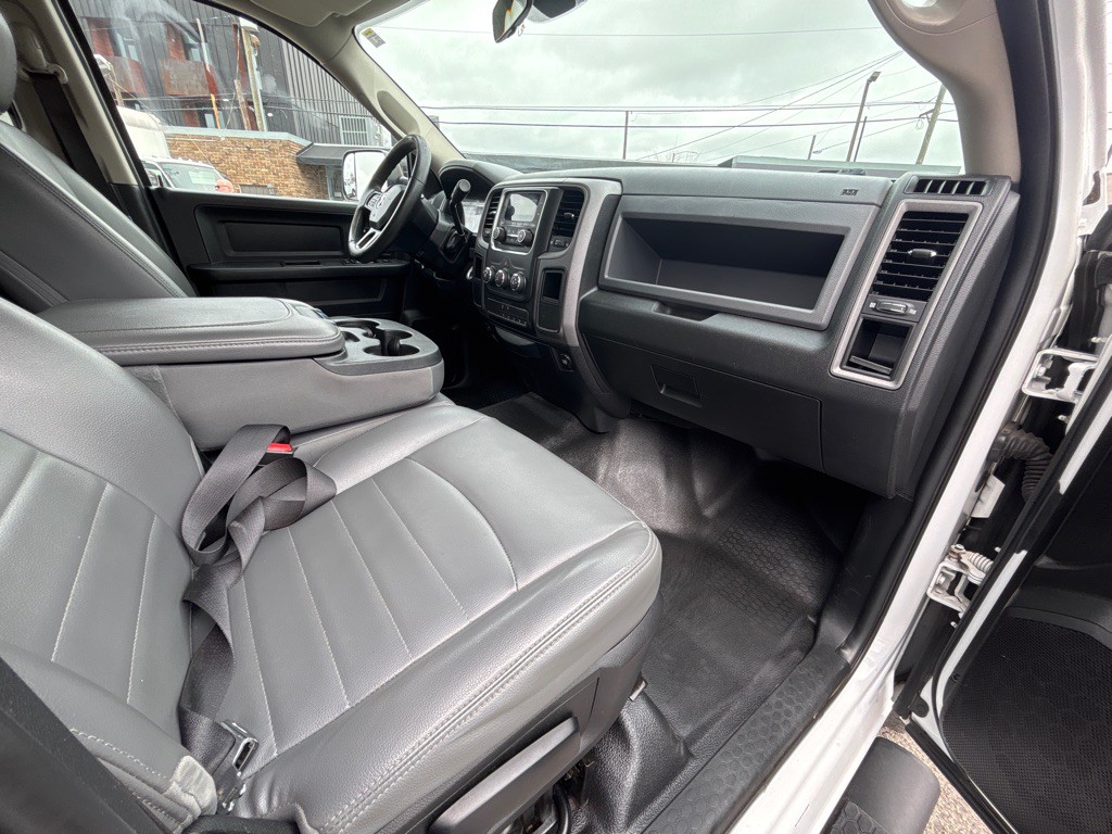 2017 RAM 3500 Image 19