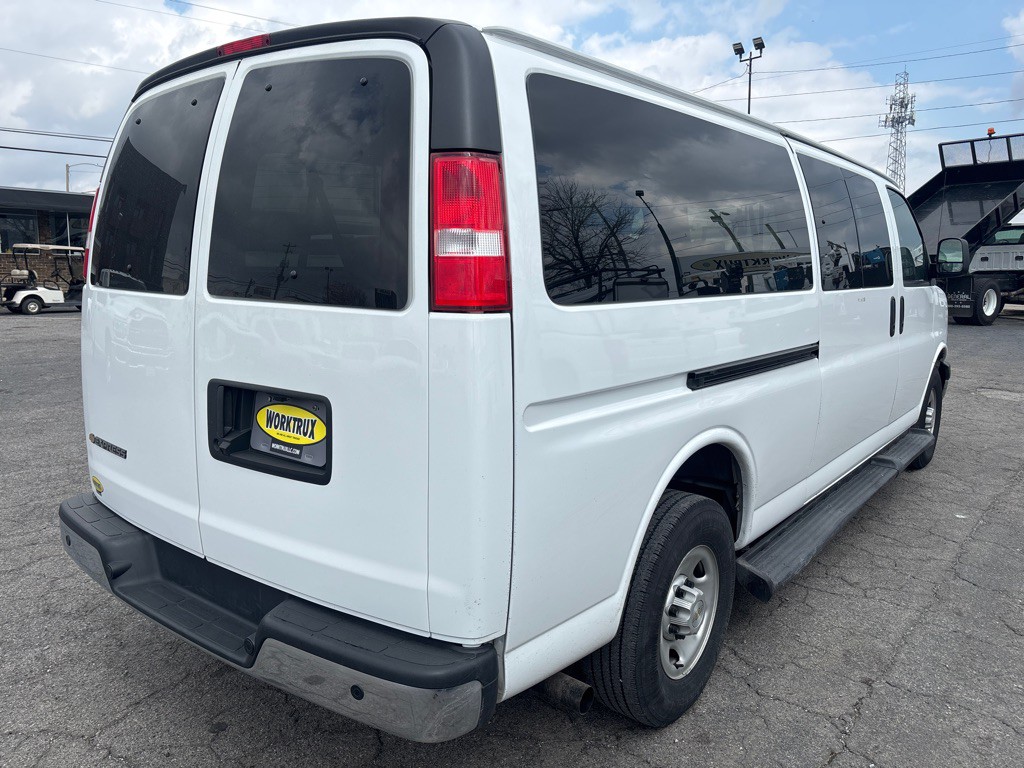 2023 Chevrolet Express Image 4