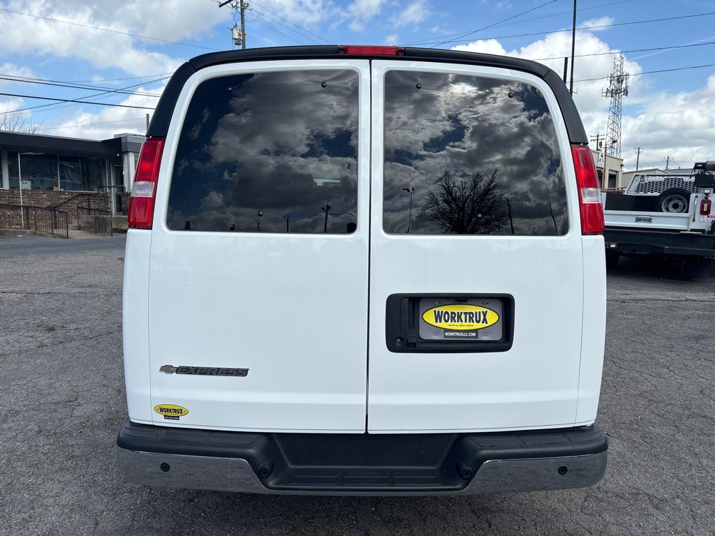 2023 Chevrolet Express Image 4