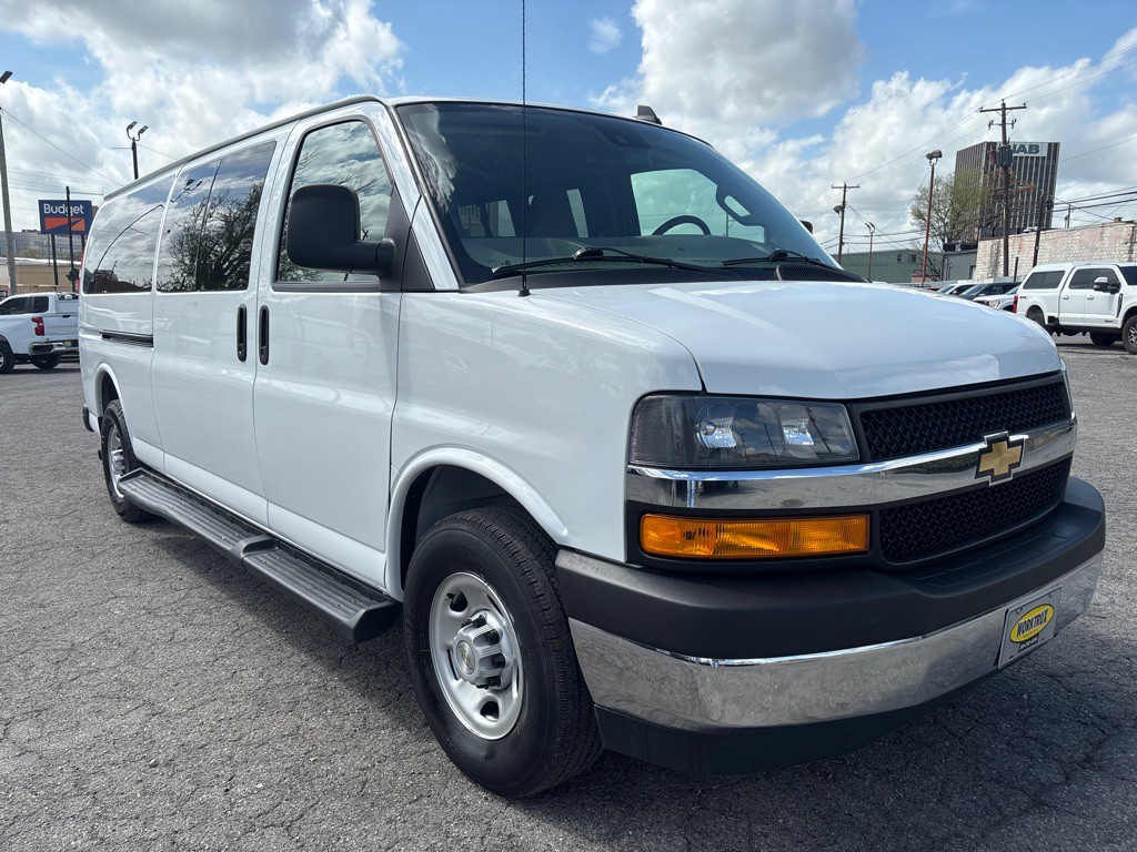 2023 Chevrolet Express Image 7