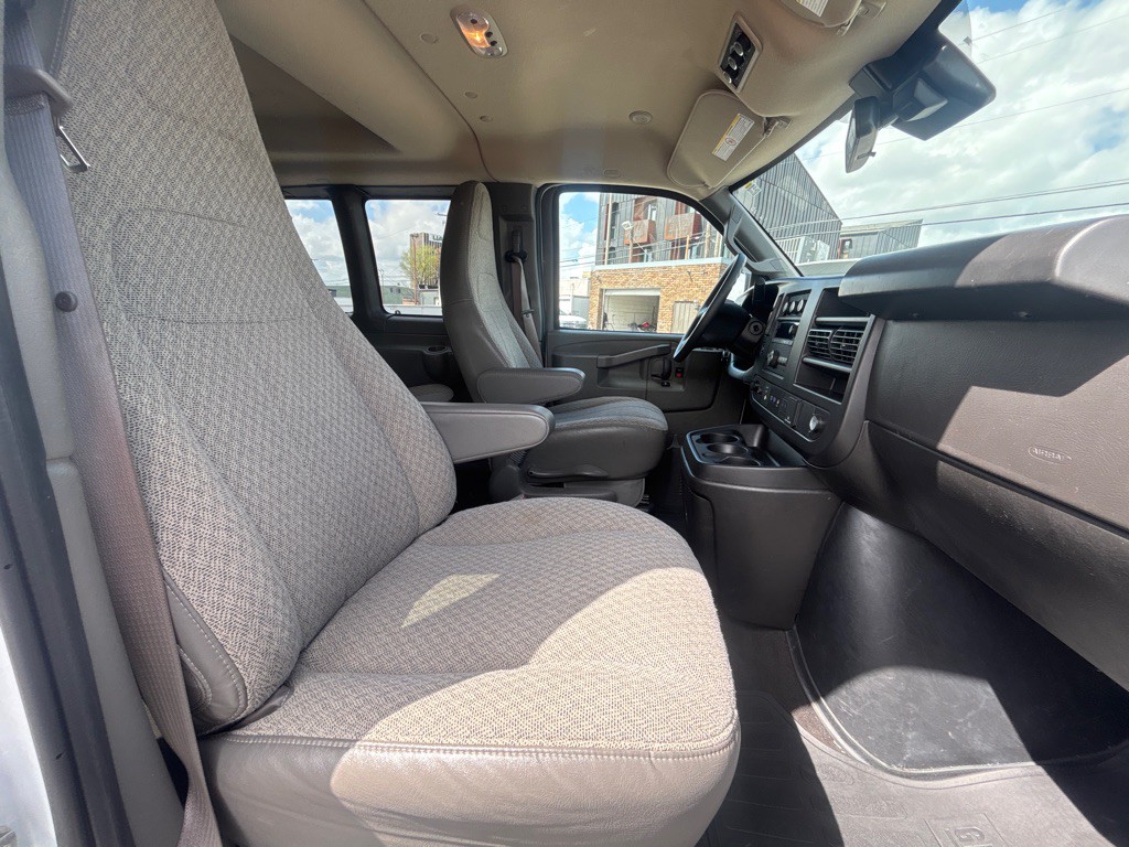 2023 Chevrolet Express Image 17