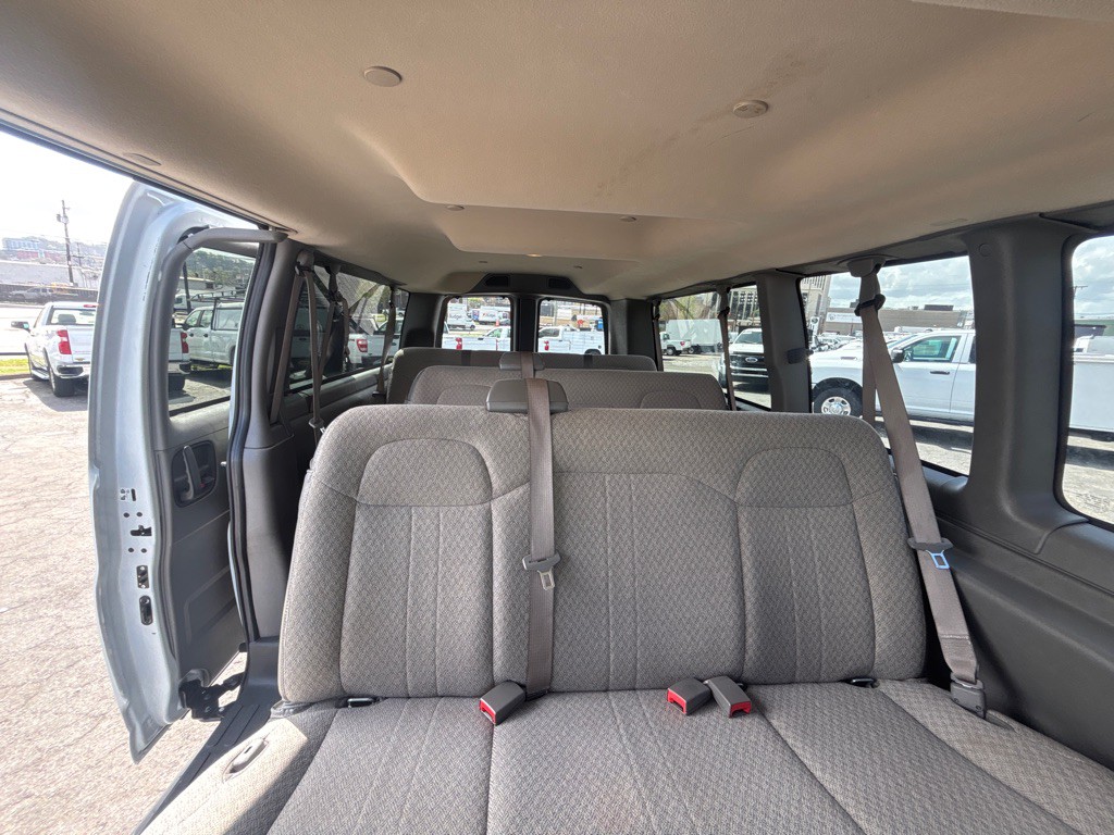 2023 Chevrolet Express Image 18
