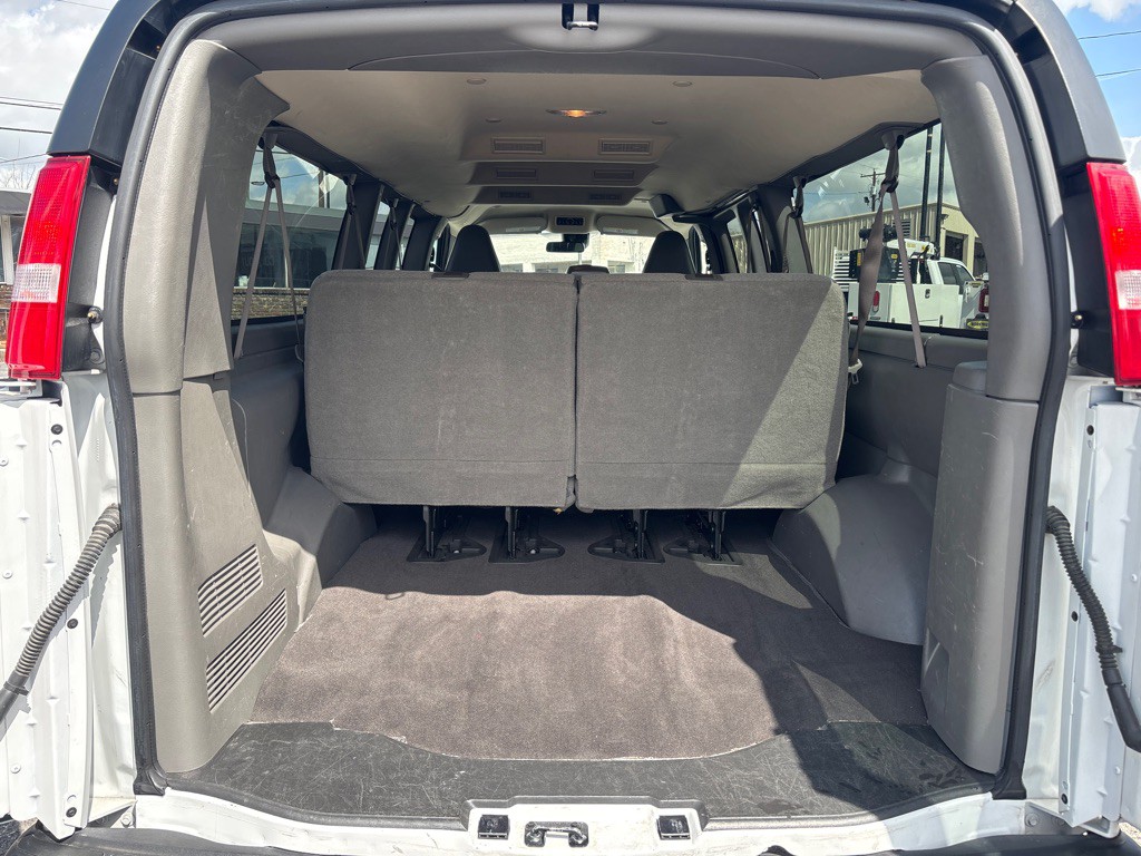 2023 Chevrolet Express Image 20