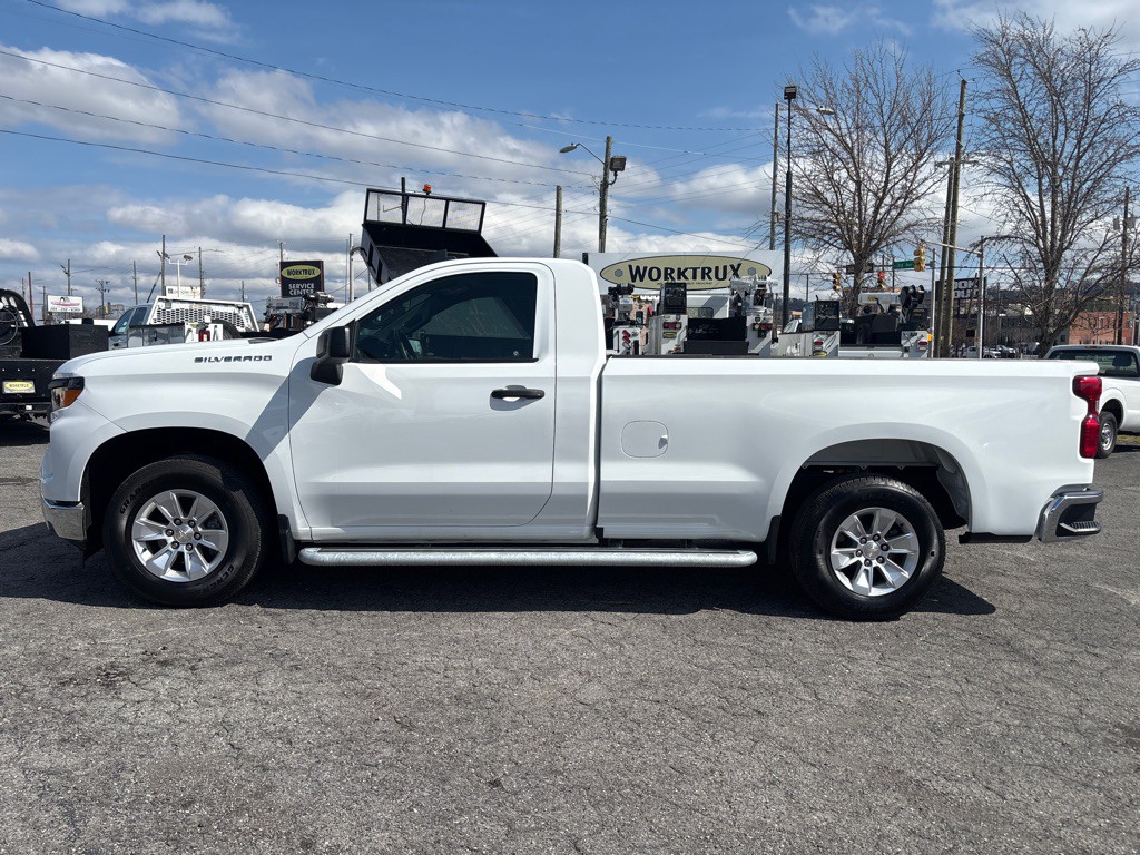 2024 Chevrolet Silverado 1500 Image 2