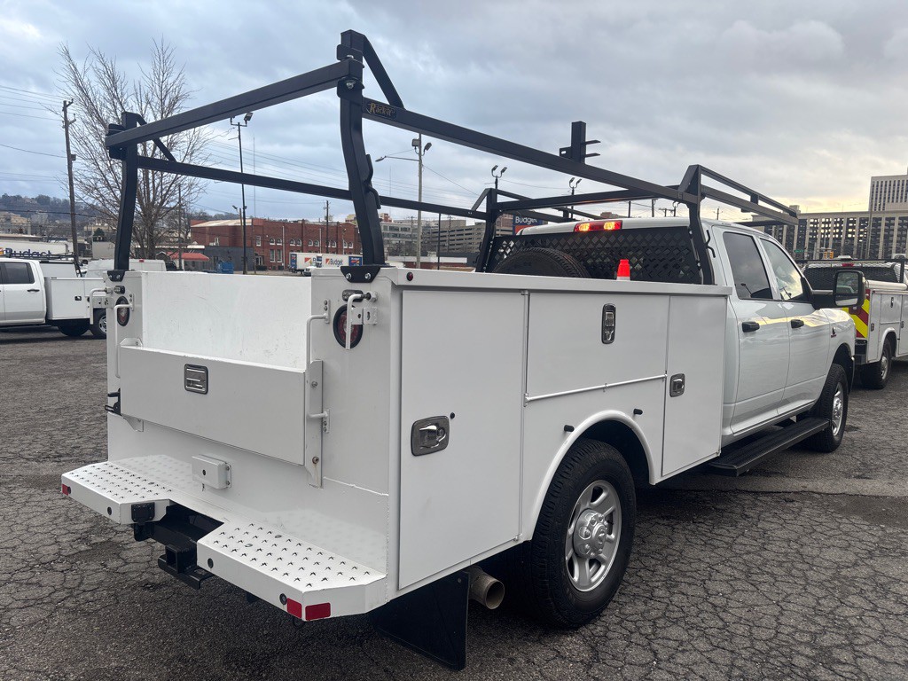 2023 RAM 3500 Image 3