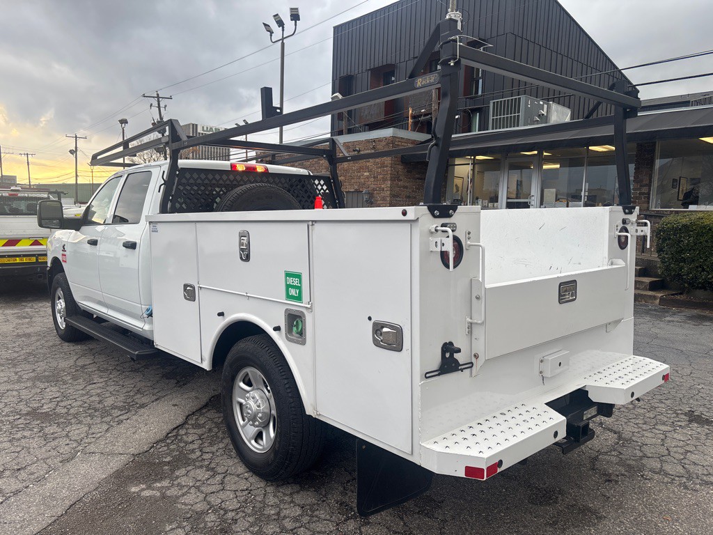 2023 RAM 3500 Image 4