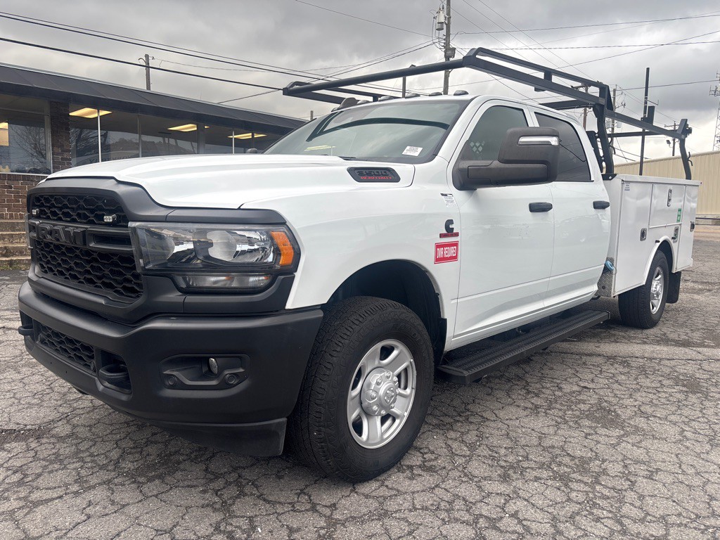 2023 RAM 3500 Image 5