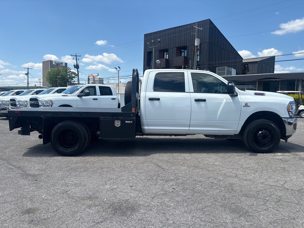 2024 RAM 3500 Image 9
