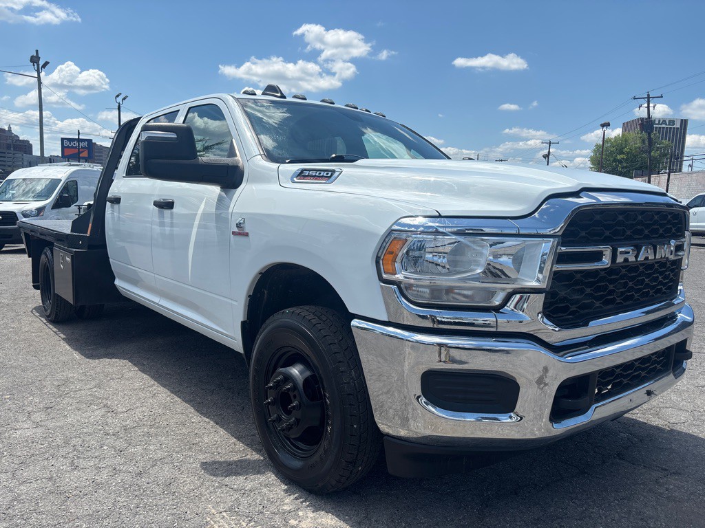 2024 RAM 3500 Image 10