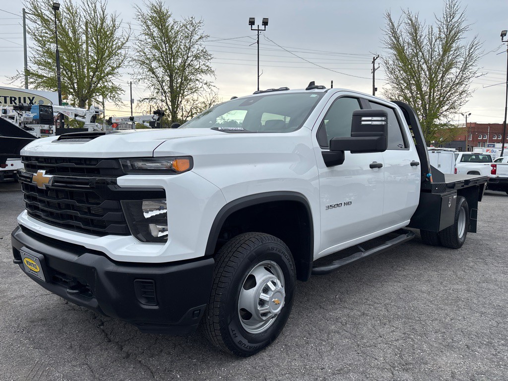 2024 Chevrolet Silverado 1500 Image 1