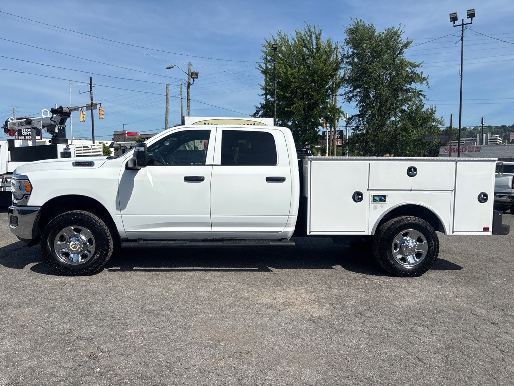 2024 RAM 2500 Image 2