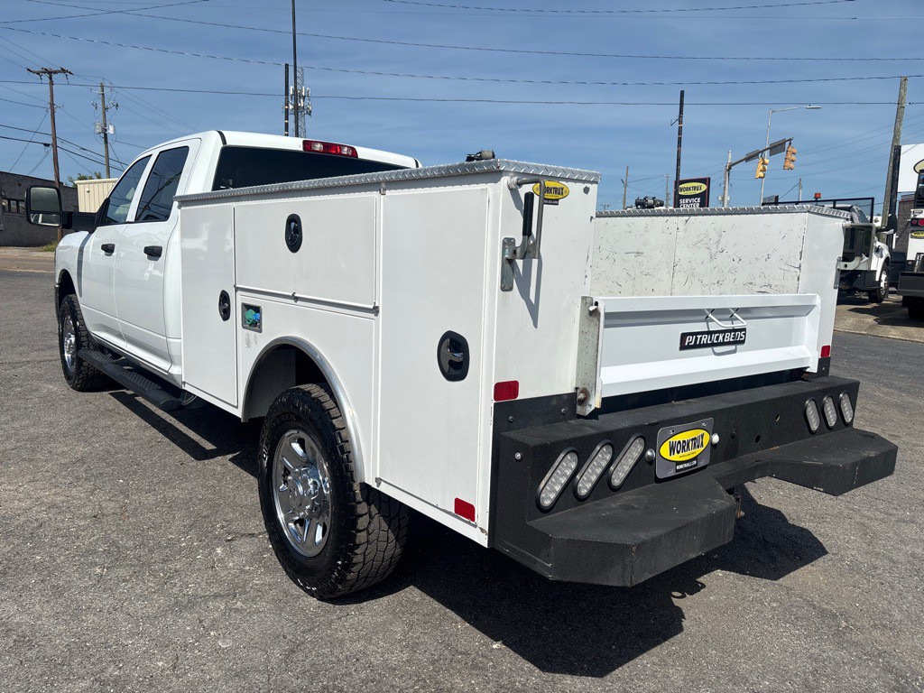 2024 RAM 2500 Image 3