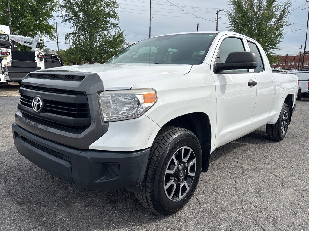 2017 Toyota Tundra Image 1