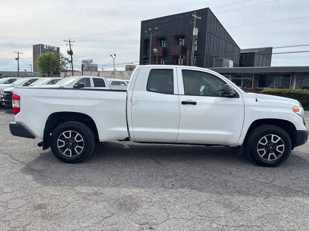 2017 Toyota Tundra Image 6