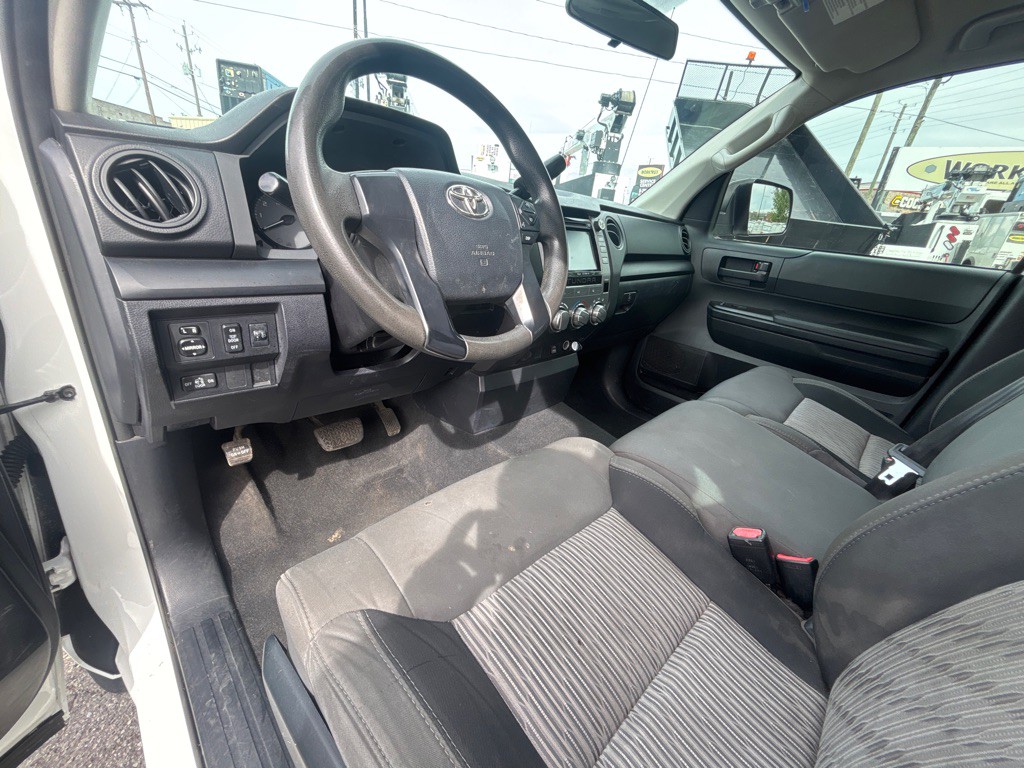 2017 Toyota Tundra Image 9