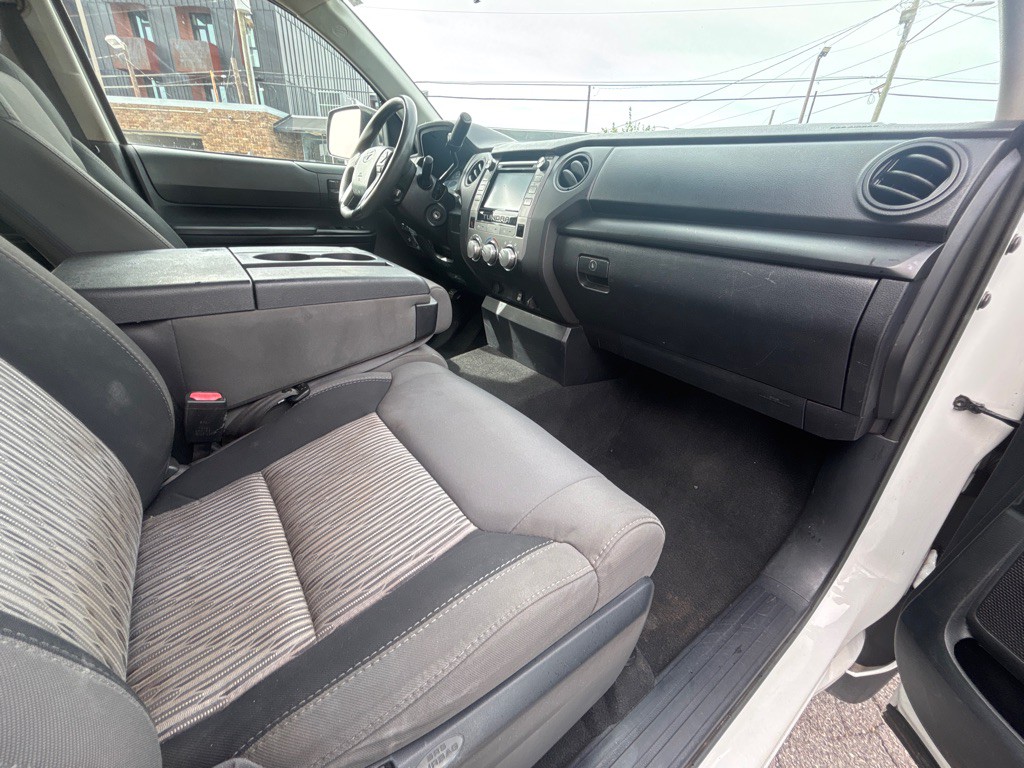2017 Toyota Tundra Image 16