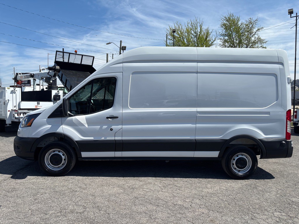 2025 Ford T250 Image 2