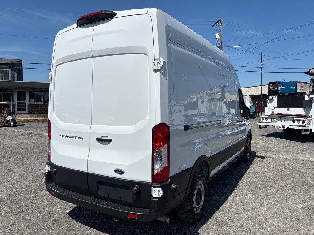 2025 Ford T250 Image 5