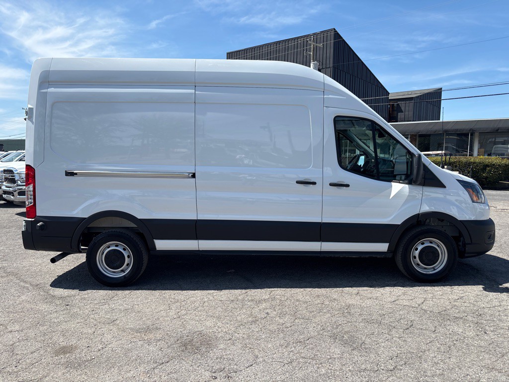 2025 Ford T250 Image 6