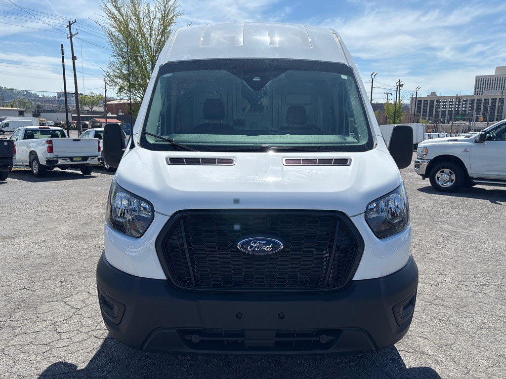 2025 Ford T250 Image 8