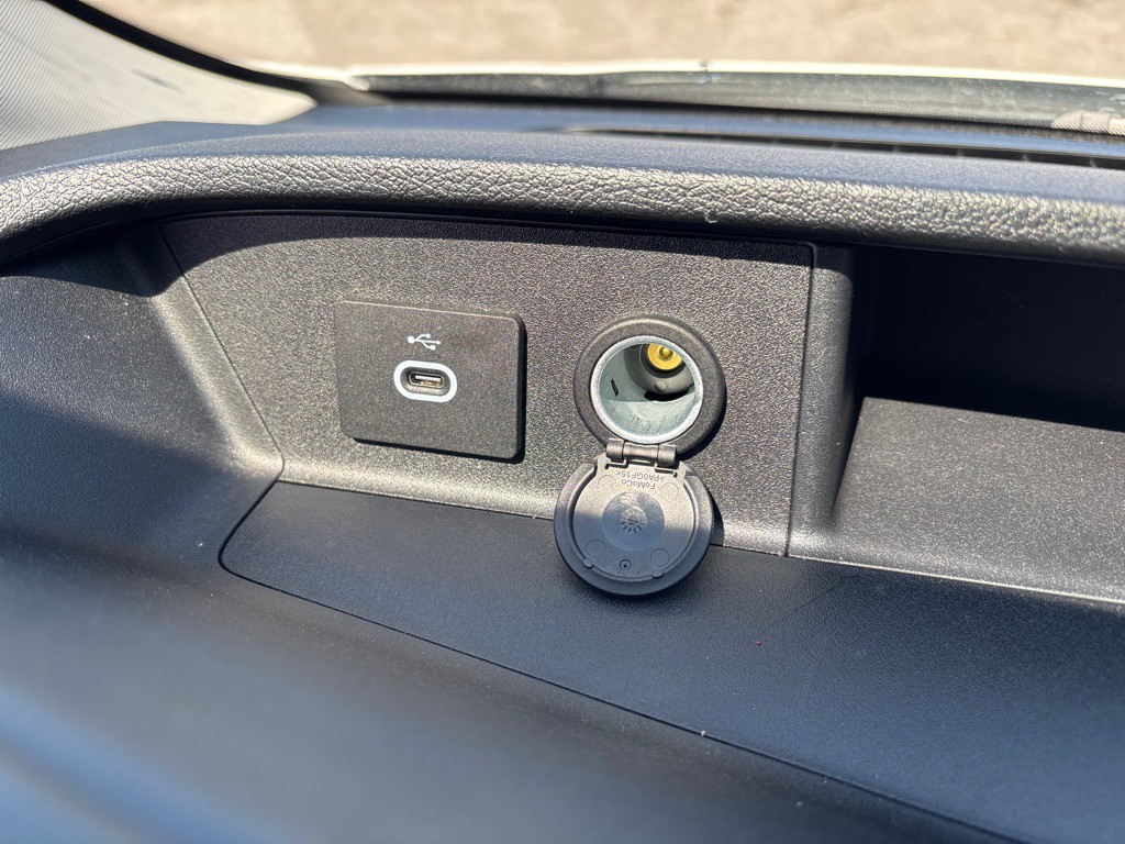 2025 Ford T250 Image 16