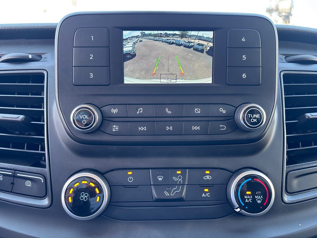 2025 Ford T250 Image 17
