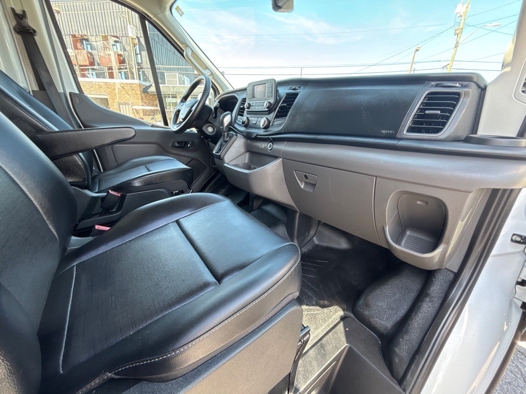 2025 Ford T250 Image 19