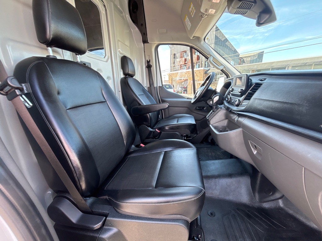 2025 Ford T250 Image 20