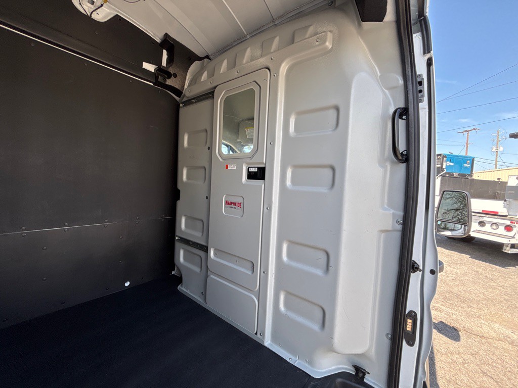 2025 Ford T250 Image 23