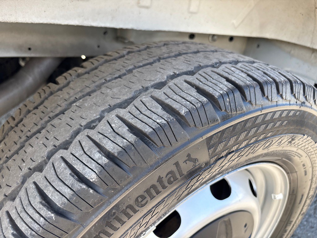 2025 Ford T250 Image 25