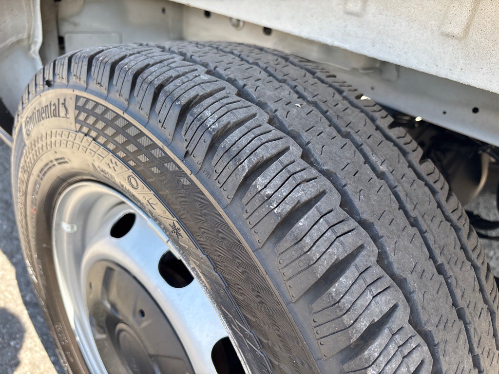 2025 Ford T250 Image 26