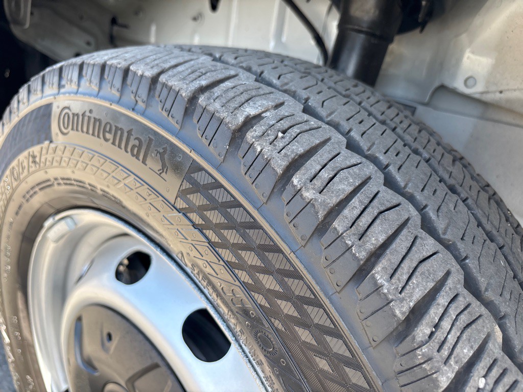 2025 Ford T250 Image 27