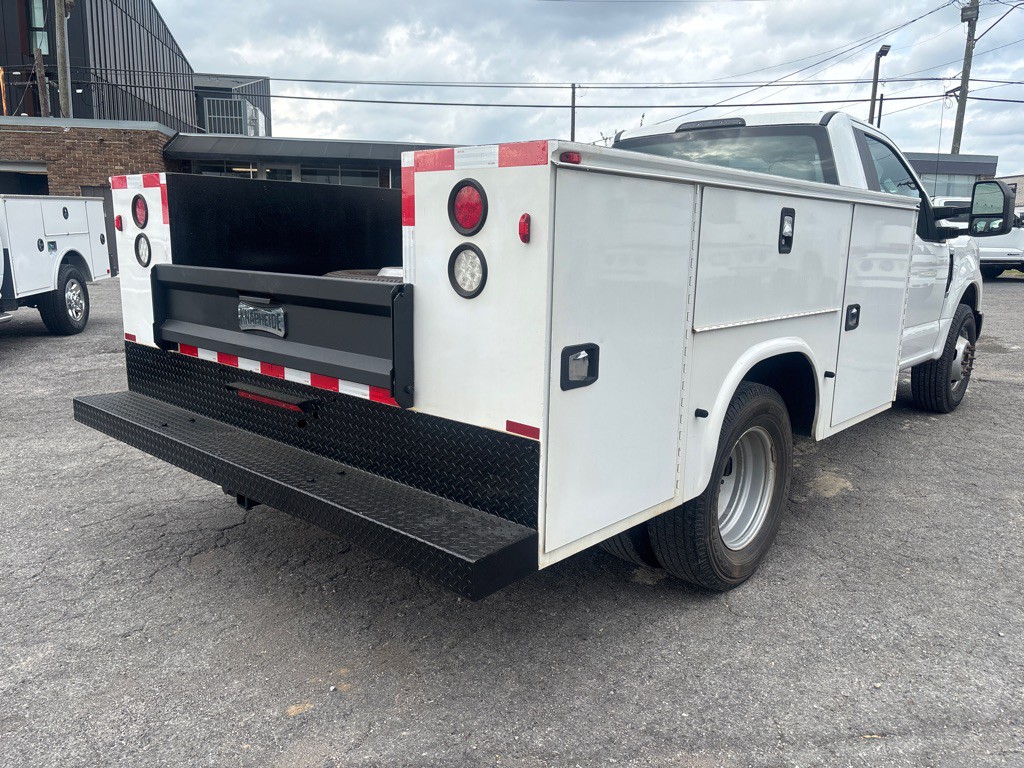 2017 Ford F-350 Image 4