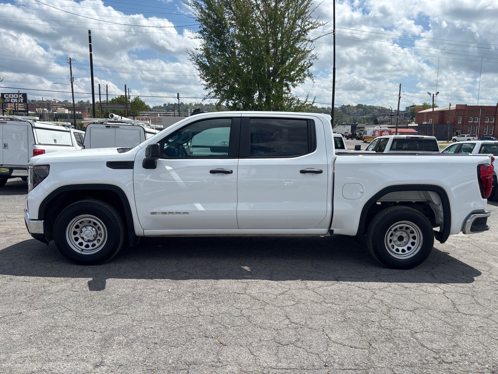 2024 GMC Sierra Image 2