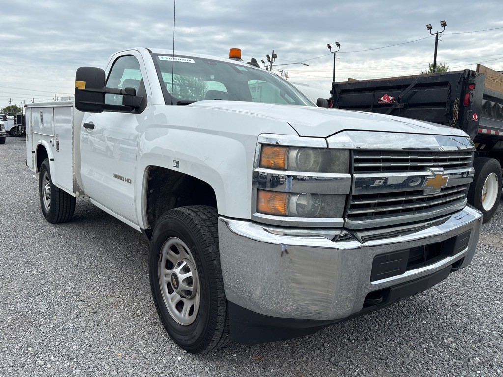 2015 Chevrolet Silverado 1500 Image 2