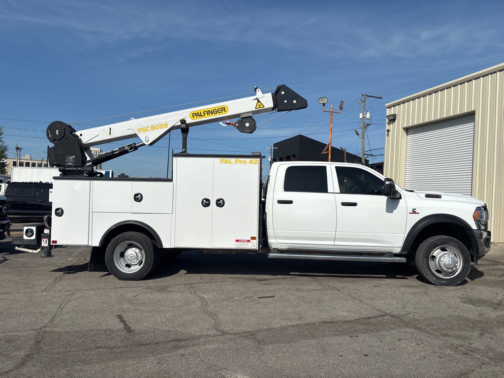 2024 RAM 5500 Image 2