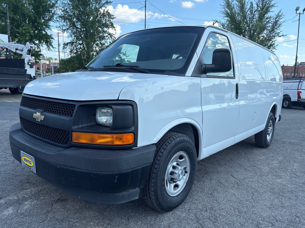2017 Chevrolet Express Image 1