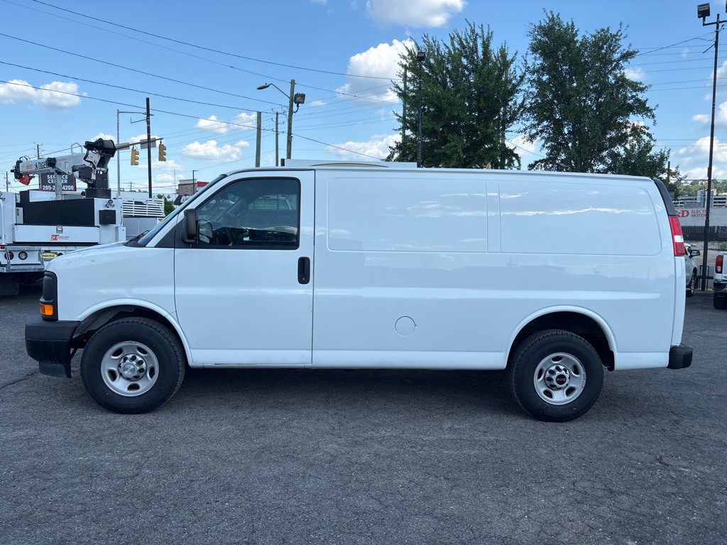 2017 Chevrolet Express Image 2