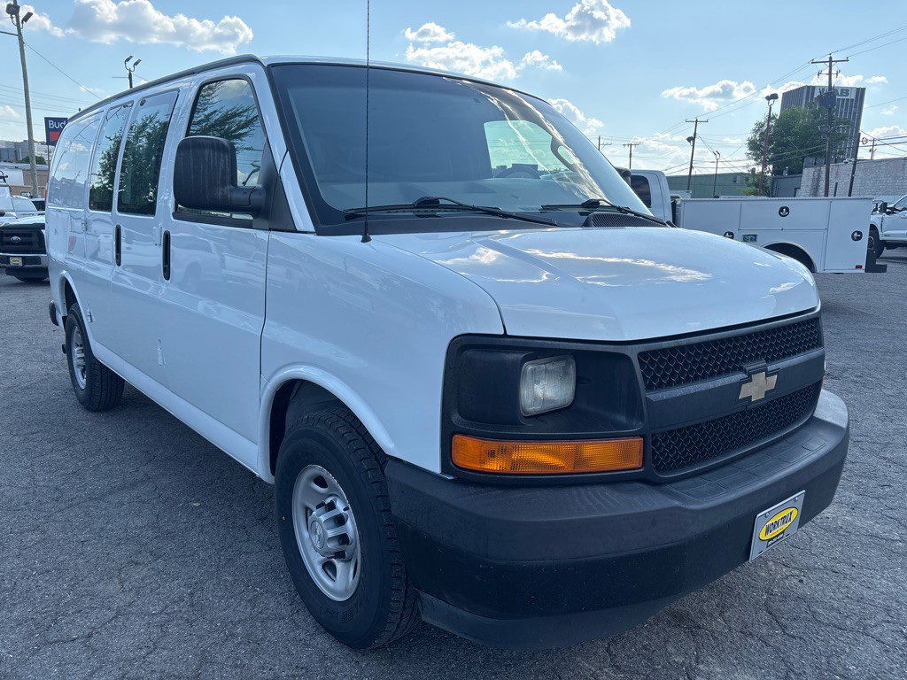 2017 Chevrolet Express Image 7