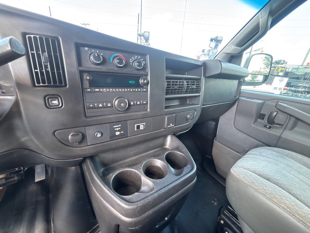 2017 Chevrolet Express Image 11