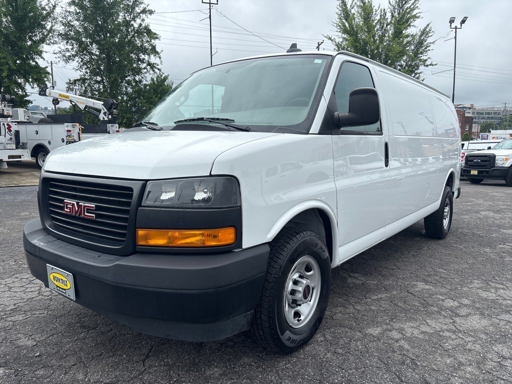 2023 GMC Savana Image 1