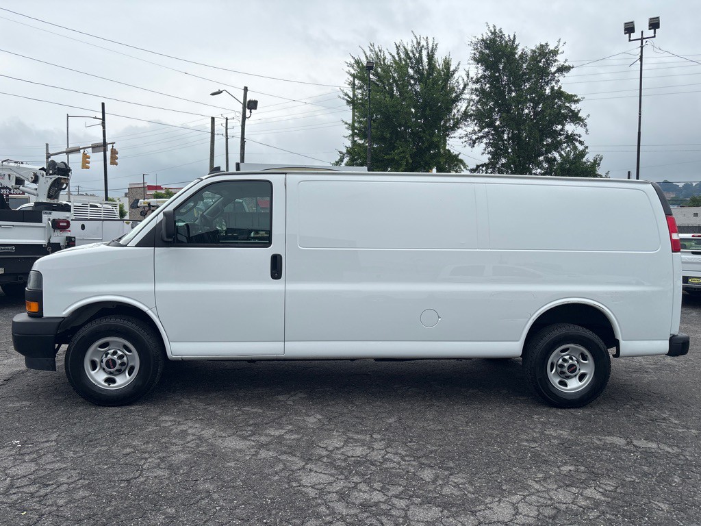 2023 GMC Savana Image 2