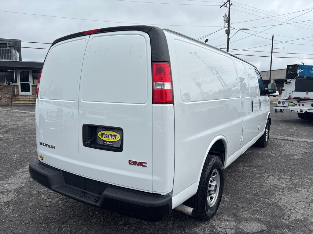 2023 GMC Savana Image 5